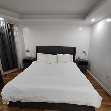 Beautiful Boston Bedroom - New Renovation Εξωτερικό φωτογραφία